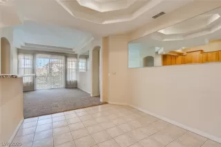 Photo #5: 2244940 Listing