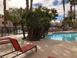 Photo #2: 2244941 Listing
