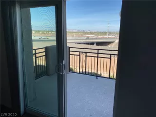 Photo #5: 2244949 Listing