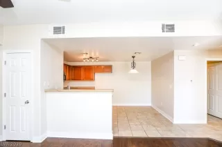 Photo #3: 2245969 Listing