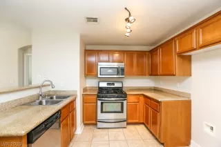 Photo #4: 2245969 Listing