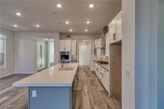 Photo #3: 2246012 Listing