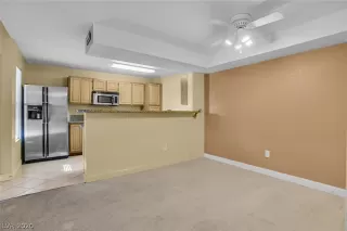 Photo #5: 2246018 Listing