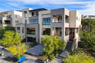 Photo #1: 2246021 Listing