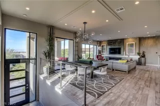 Photo #3: 2246021 Listing