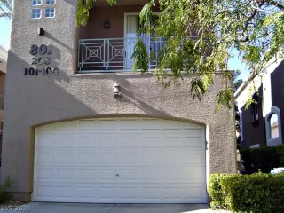 Photo #1: 2246047 Listing