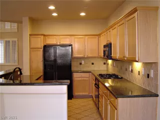 Photo #6: 2246047 Listing