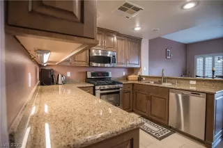 Photo #2: 2246136 Listing