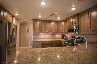 Photo #4: 2246136 Listing