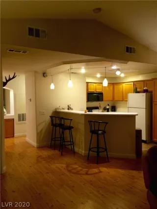 Photo #1: 2246156 Listing