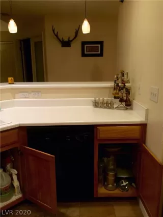 Photo #3: 2246156 Listing