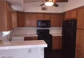 Photo #3: 2246199 Listing