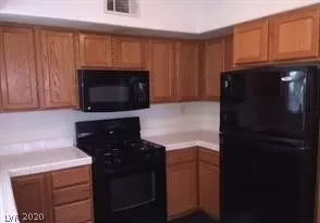 Photo #4: 2246199 Listing