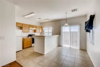 Photo #4: 2246206 Listing