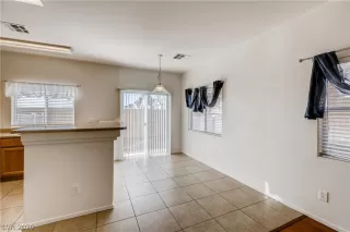 Photo #5: 2246206 Listing