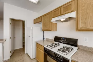 Photo #6: 2246206 Listing