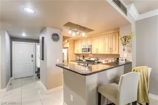 Photo #3: 2246277 Listing 