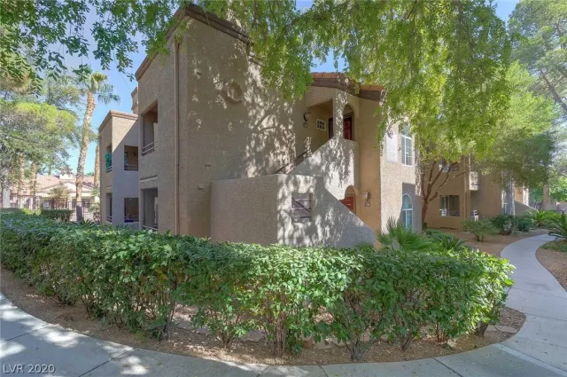 MLS: 2246294 Condo For Sale