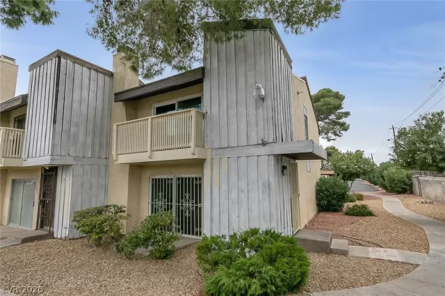 MLS: 2246327 Condo For Sale