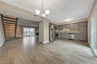 Photo #4: 2246327 Listing