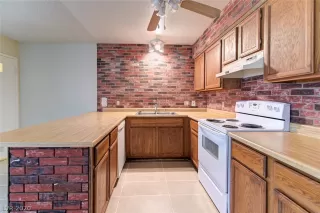 Photo #3: 2246356 Listing 