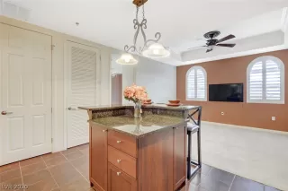 Photo #1: 2246377 Listing