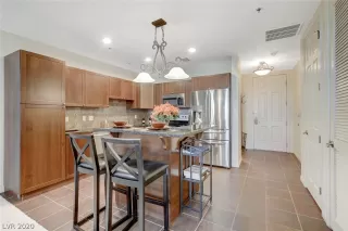 Photo #6: 2246377 Listing