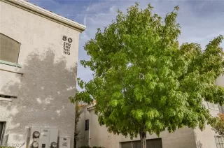 Photo #3: 2246393 Listing