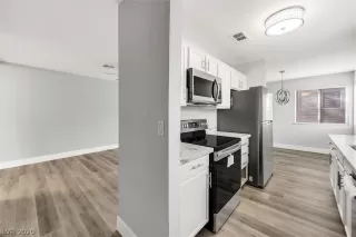 Photo #2: 2246414 Listing