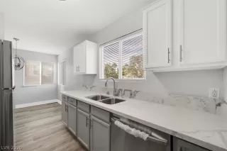 Photo #3: 2246414 Listing