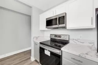 Photo #4: 2246414 Listing