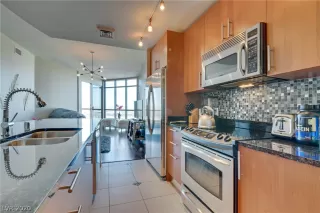 Photo #4: 2246418 Listing 