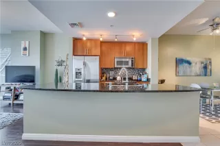 Photo #5: 2246418 Listing 