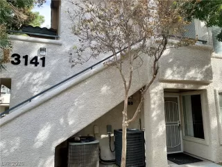 Photo #1: 2246422 Listing