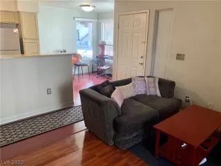 Photo #6: 2246422 Listing