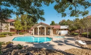 Photo #3: 2246437 Listing