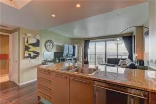 Photo #6: 2246449 Listing 