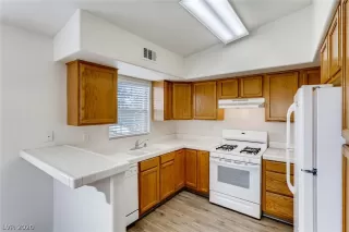 Photo #3: 2246456 Listing