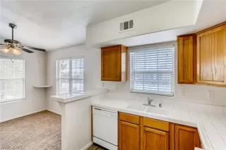 Photo #4: 2246456 Listing