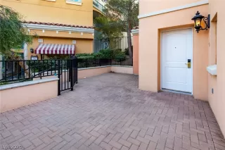 Photo #1: 2246462 Listing