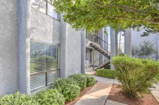 Photo #1: 2246522 Listing