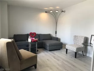 Photo #2: 2246587 Listing