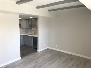 Photo #3: 2246587 Listing