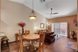 Photo #6: 2246604 Listing