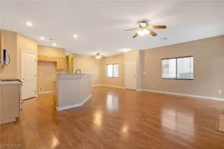 Photo #2: 2246606 Listing