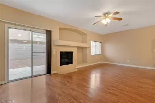 Photo #4: 2246606 Listing