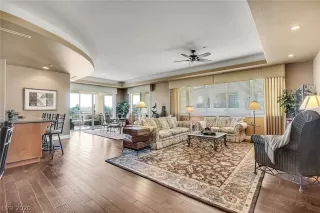 Photo #4: 2246611 Listing