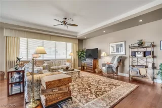 Photo #5: 2246611 Listing