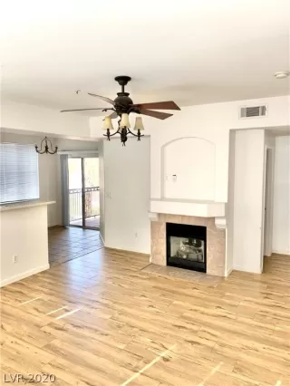 Photo #3: 2246618 Listing 