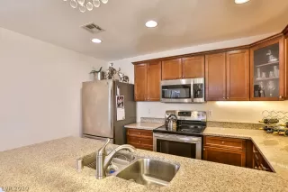 Photo #5: 2246655 Listing